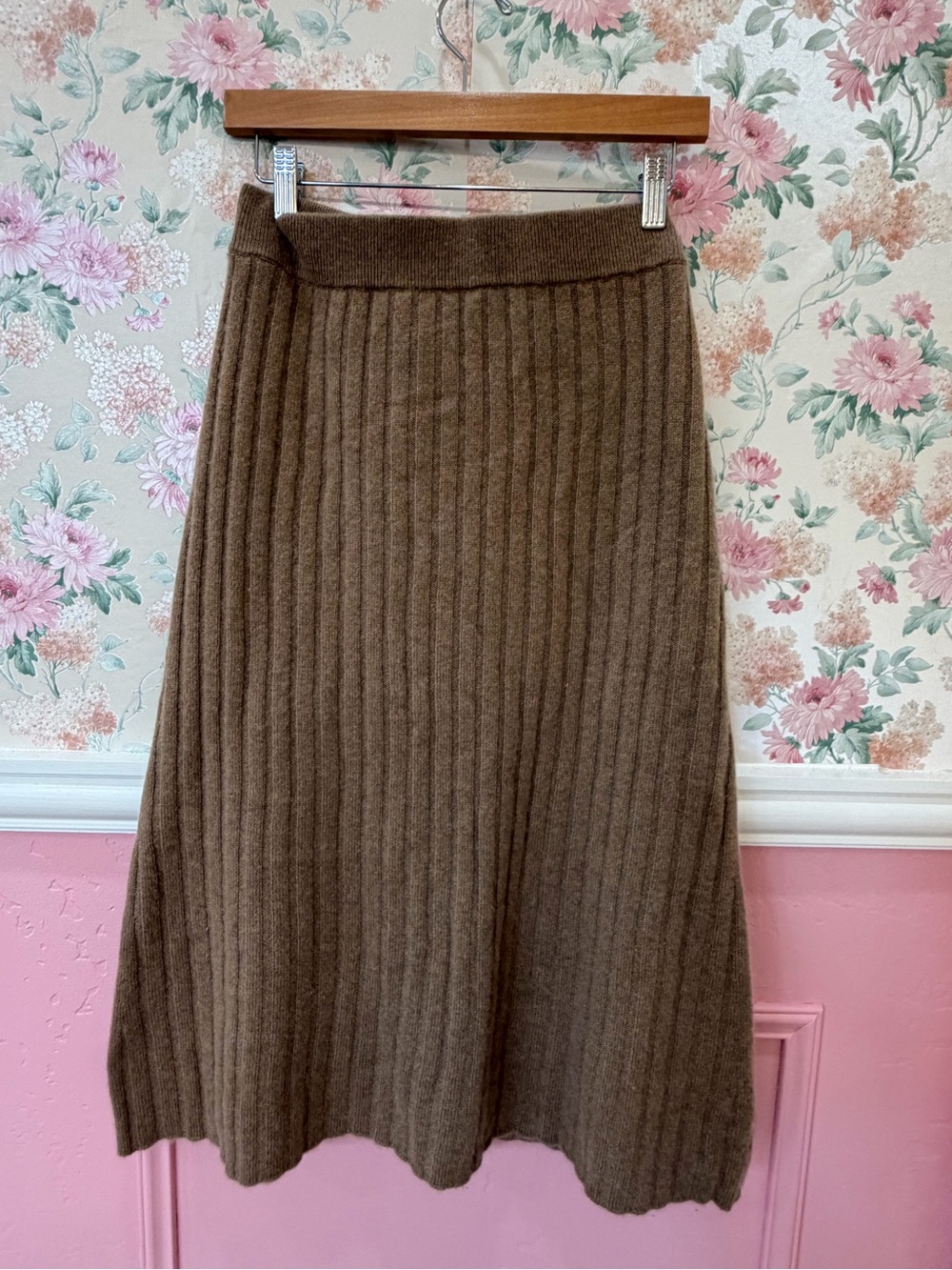 100% Cashmere Brown Ribbed Knit Midi Skirt - Classic Women's Skirt